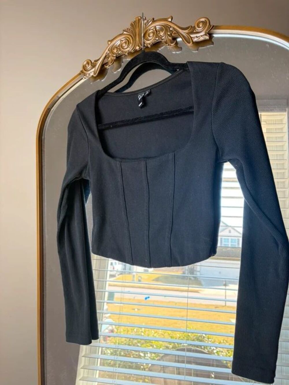 Windsor Black Square Neck Corset Style Long Sleeve Crop Top - Picture 3 of 5